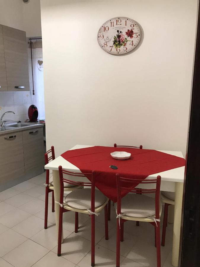 Laura'S House Apartment Cagliari Bagian luar foto