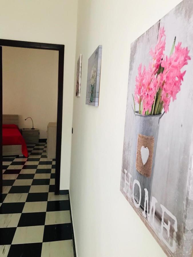 Laura'S House Apartment Cagliari Bagian luar foto