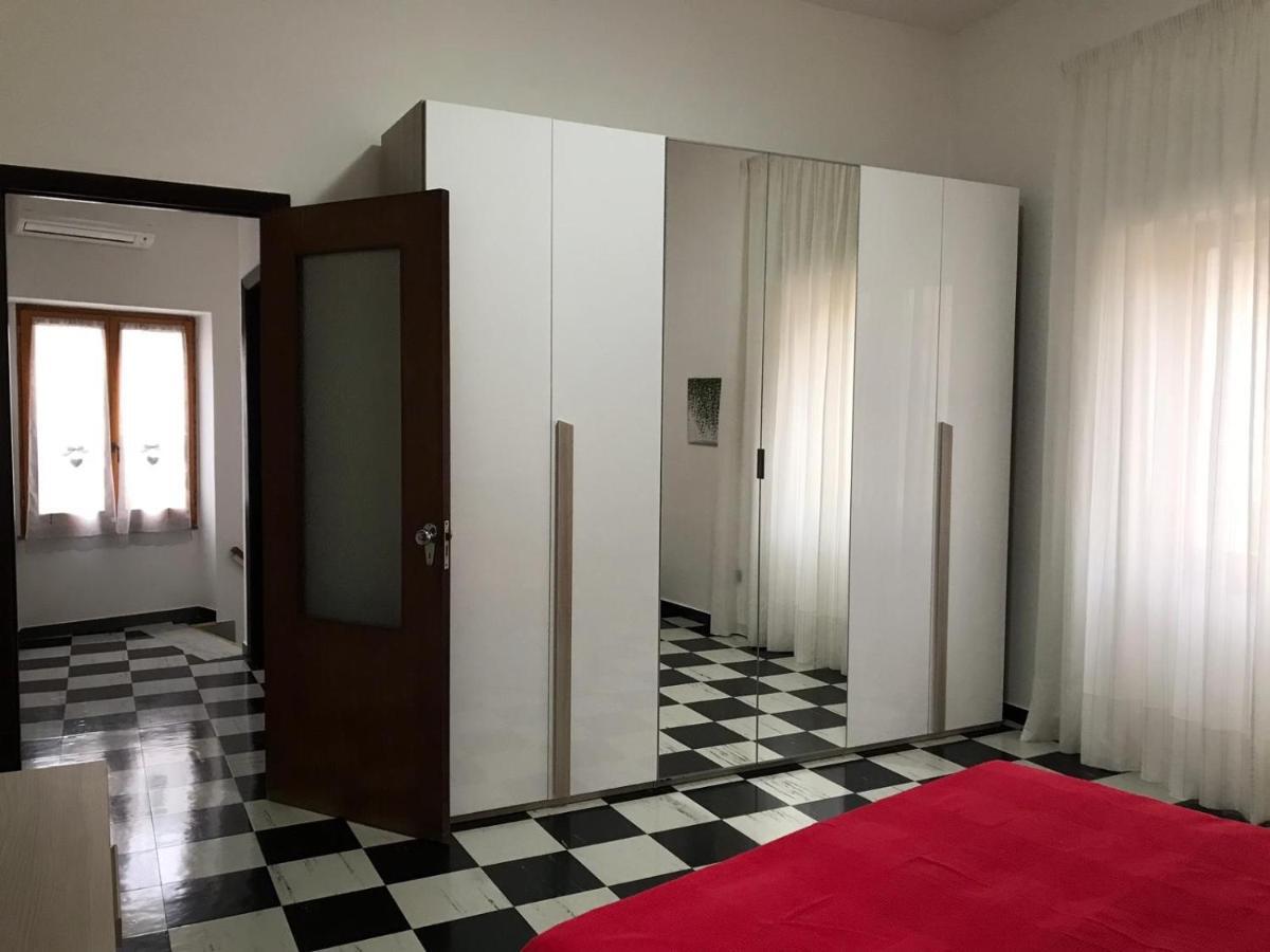 Laura'S House Apartment Cagliari Bagian luar foto