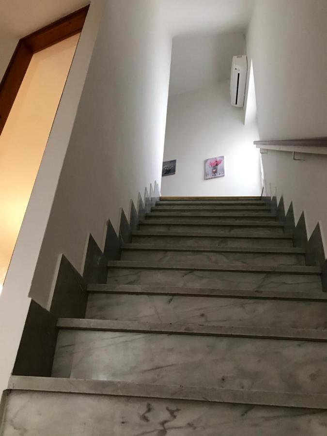 Laura'S House Apartment Cagliari Bagian luar foto