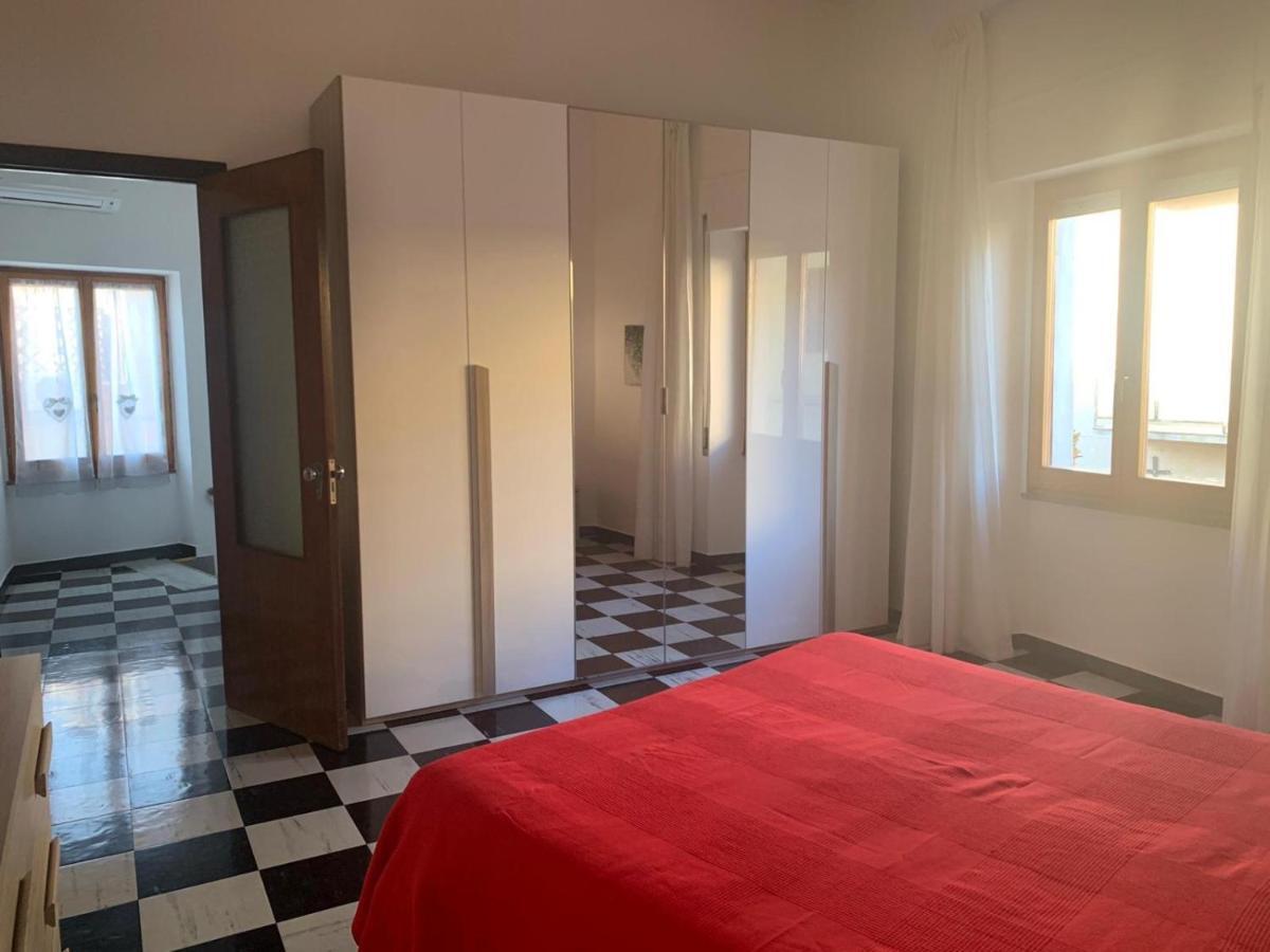 Laura'S House Apartment Cagliari Bagian luar foto
